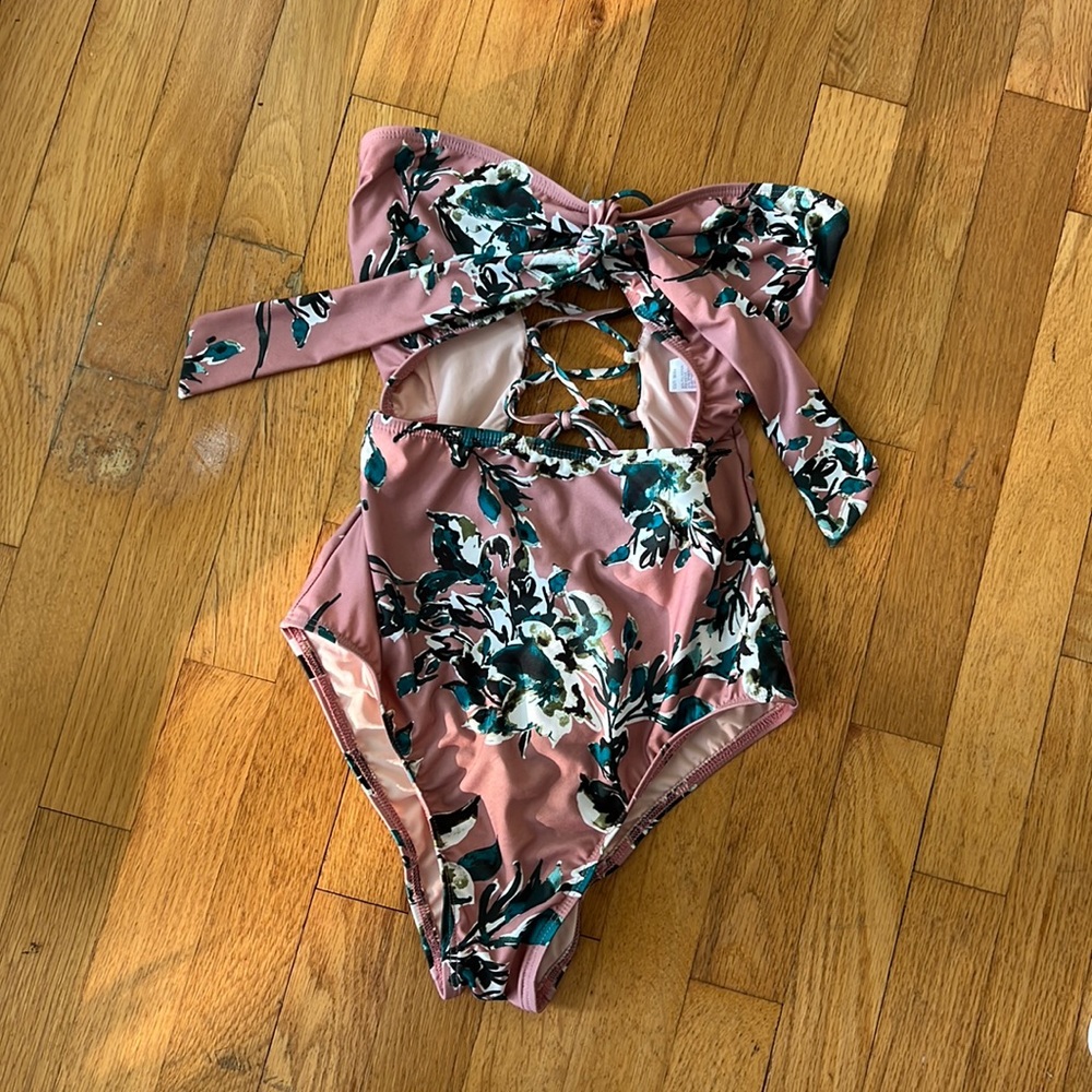 Splendid Lace Up One Piece Cut Out Floral Swimsuit